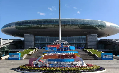 „Leader Energy Sparklights 2025 Asia-Europe Expo“.